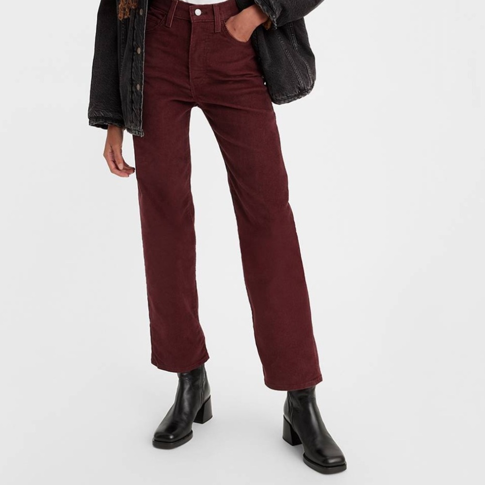Levi’s straight cage ankle, in corduroy. Color: descendent chocolate – red. New